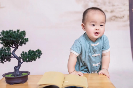 安顺宝宝抓耳朵是什么原因